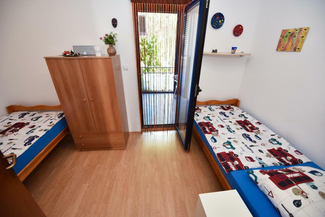 Apartments Enya Novalja Bagian luar foto
